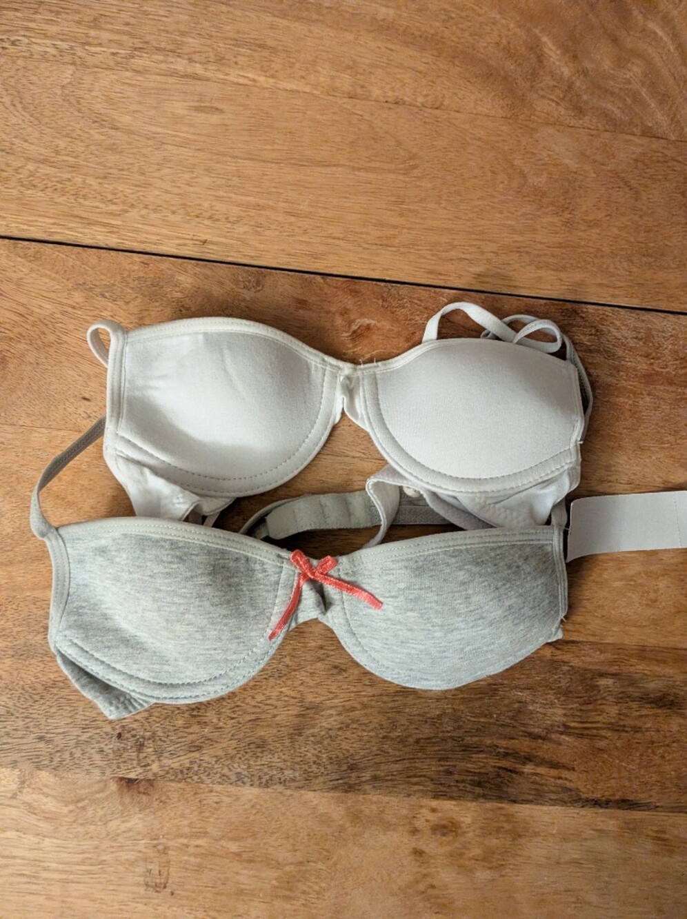 2 New Maidenform Girls Underwire bras 30A